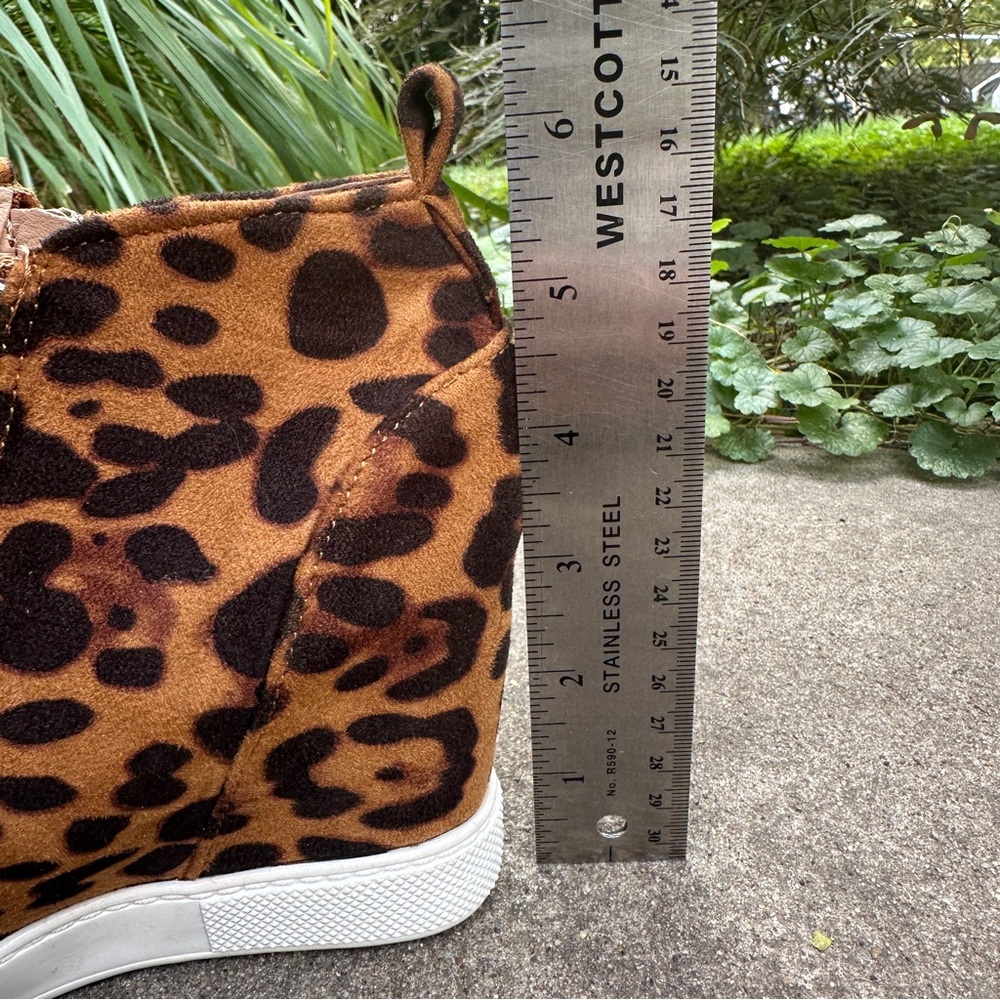 JANNA Leopard print Wedge high tops size 6 NWOT - Picture 11 of 11